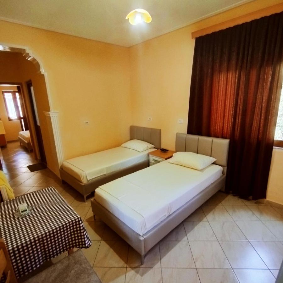 Mejdi Apartments Sarandë 部屋 写真